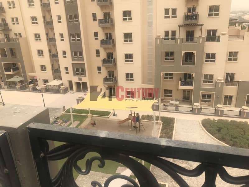 2 Exclusive! 1BR- Thamam 5 - with Balcony