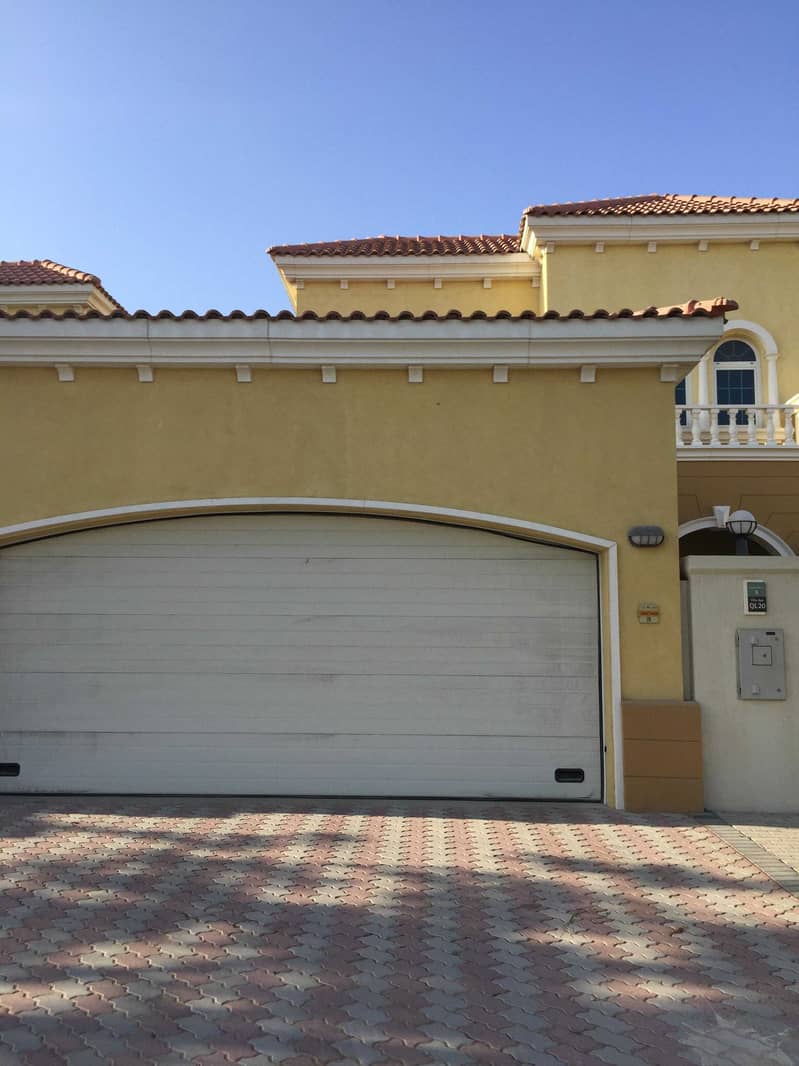 7 Starling Villa for Sale in the middle of the sparkling ocean of Jumeirah Park. UAE