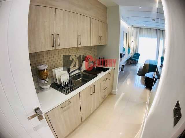 4 RESALE! EXCELLENT VIEW STUDIO IN SEVEN RESIDENCES