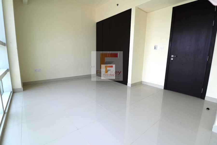 6 Gorgeous well maintained bright apartment