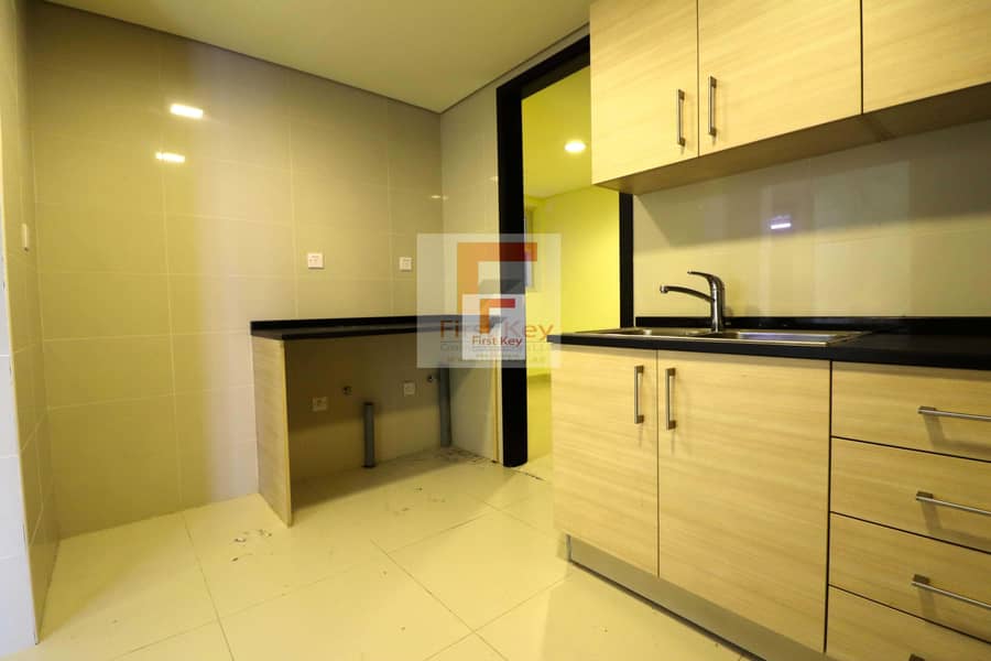 10 Gorgeous well maintained bright apartment