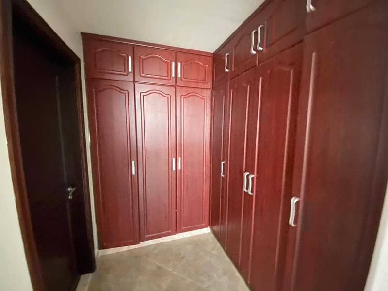 4 Villa for rent in Shakhbout 7MASTER  BEDROOMS