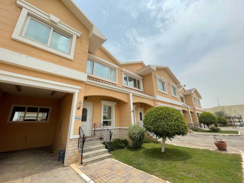 Вилла в Халифа Сити, 3 cпальни, 125000 AED - 5276948