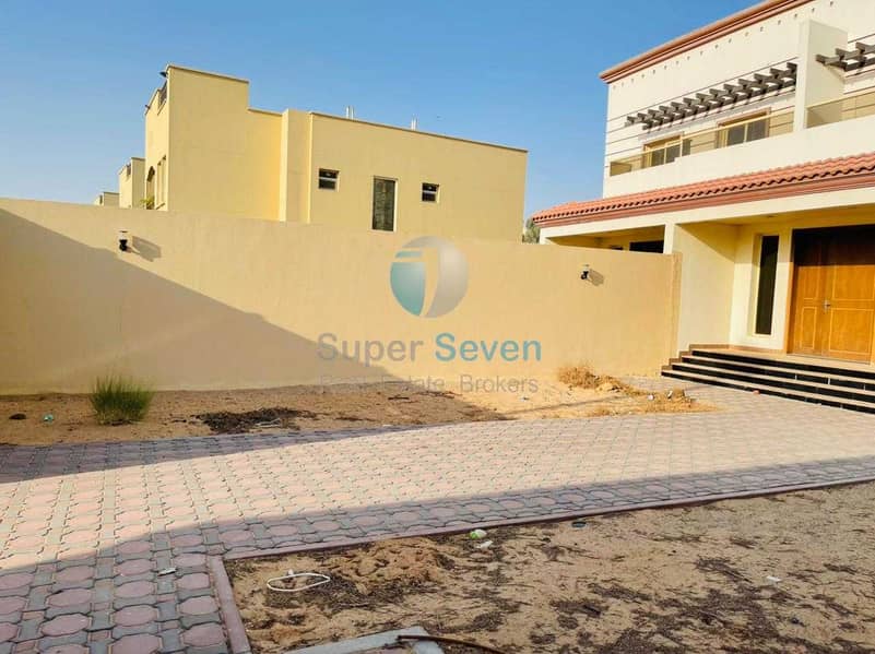 15 Large-4  Bedroom Beautiful villa for rent Barashi Sharjah