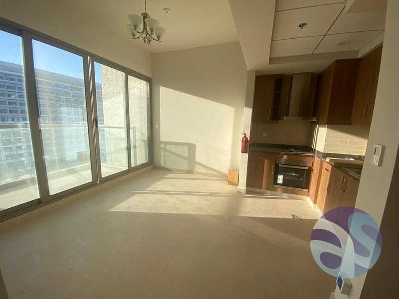 6 Brand New | Well Maintained Apt | Chiller free