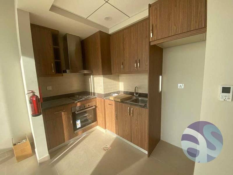 8 Brand New | Well Maintained Apt | Chiller free