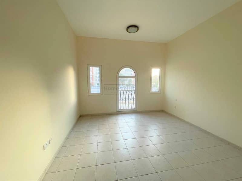 5 Spacious 2 Br With Balcony
