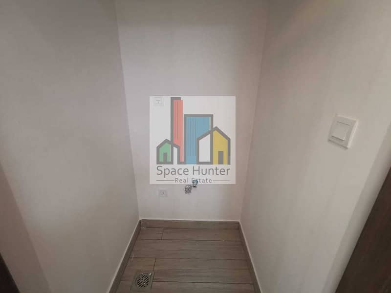8 BRAND NEW!! Spacious 1 BR + L for rent in DSO
