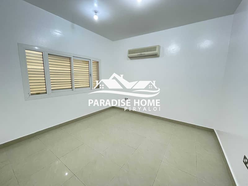 3 Neat And Clean ! 3 BHK Near to Deerfield's Mall