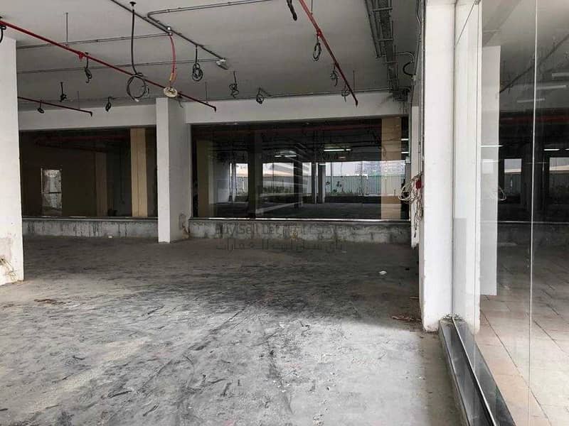 3 BIG & SPACIOUS SHELL & CORE SHOP FOR RENT WITH CANAL & GARDEN VIEW /CENTRALLY LOCATED IN NEW DUBAI GATE 2 JLT