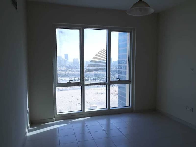 7 GREAT DEAL/ 2 BEDROOMS FOR RENT/ SPACIOUS & BRIGHT IN LAGO VISTA DUBAI PRODUCTION CITY