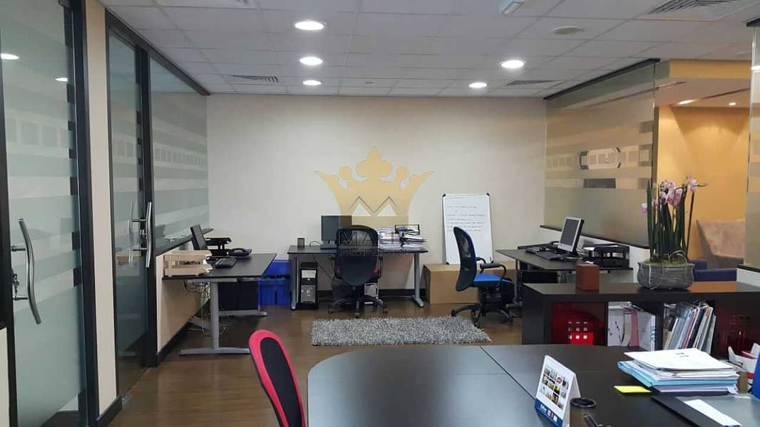 2 Fully Furnished Office for rent with 3 parkings