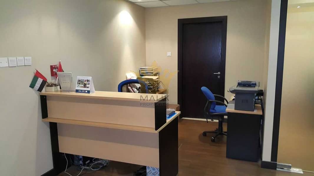 8 Fully Furnished Office for rent with 3 parkings