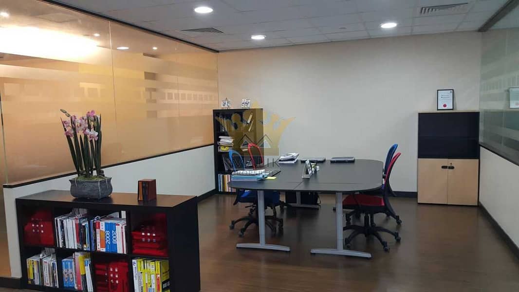 9 Fully Furnished Office for rent with 3 parkings