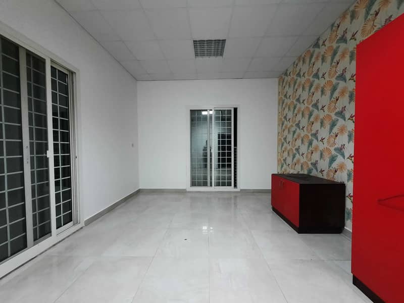 Brand new Studio with Free wifi 2300 Monthly free water electricity maintenance parking space inside vila