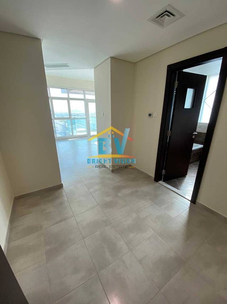16 Be The 1st Tennent. . Classy 3BHk Canal View | Balcony | Parking | Al Raha
