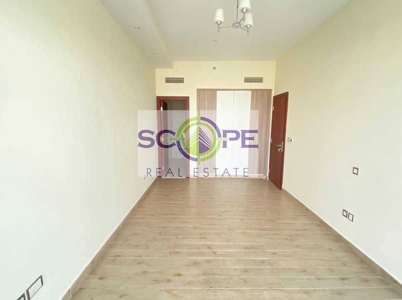 5 SPACIOUS 1 BED + LAUNDRY  PARK FACING WITH BALCONY