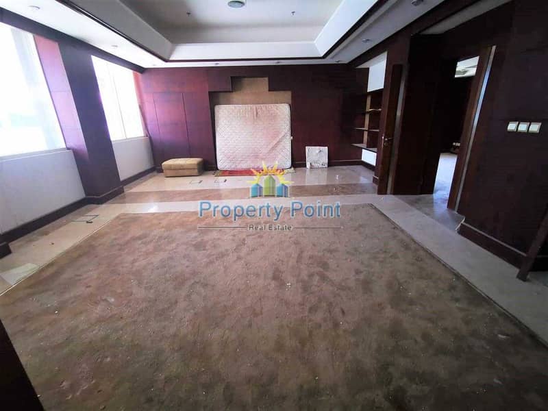 6 500 SQM Showroom for RENT | Ground and Mezzanine Floor | Ideal Location for Business in Khalifa Park Area
