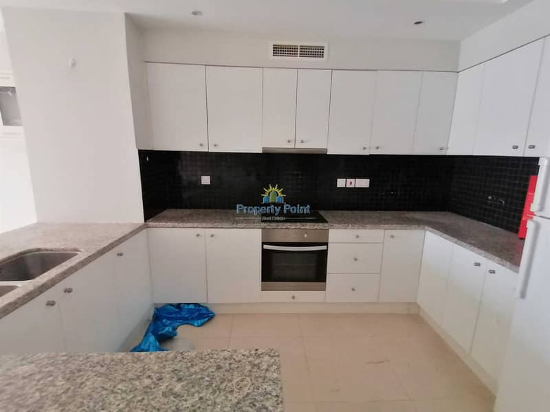 6 Great Option | Spacious 1-bedroom Unit | Kitchen Appliances | Balcony | Parking | Rawdhat Area