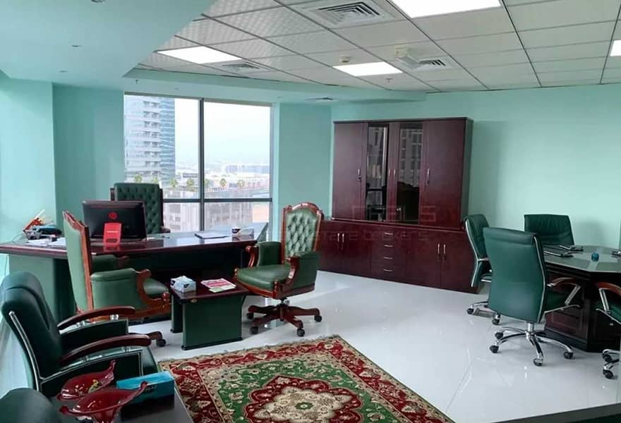 6 Fully Furnished Office with Glass Partitions