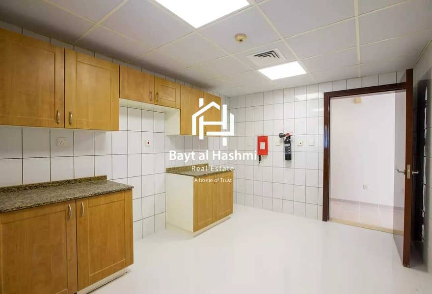 4 Maintenance Free!!! 30days Free Large 2 Bedroom w/ Balcony in The Gardens Near to IBN Mall