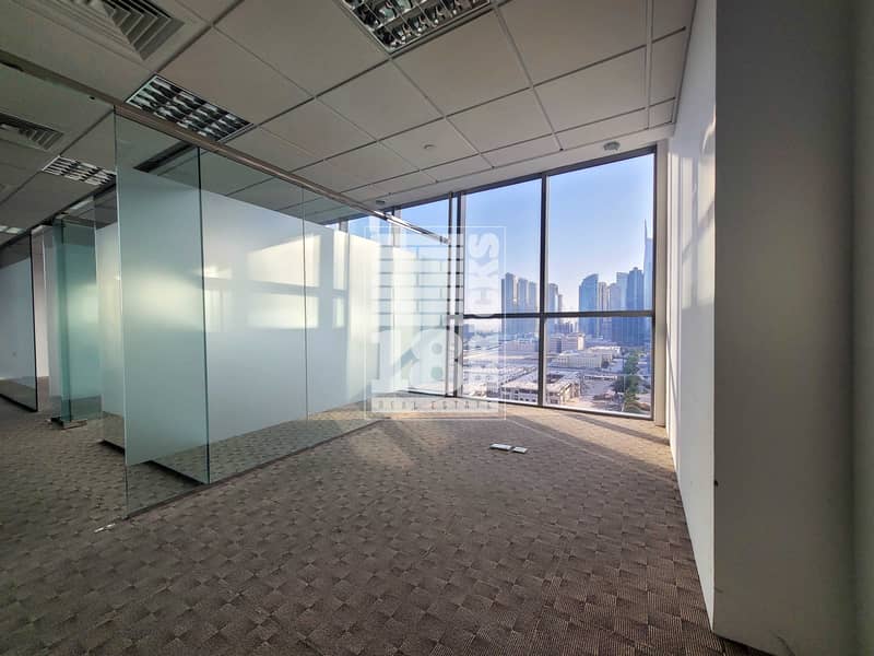 Fully Fitted | Glass Partition | Lake View