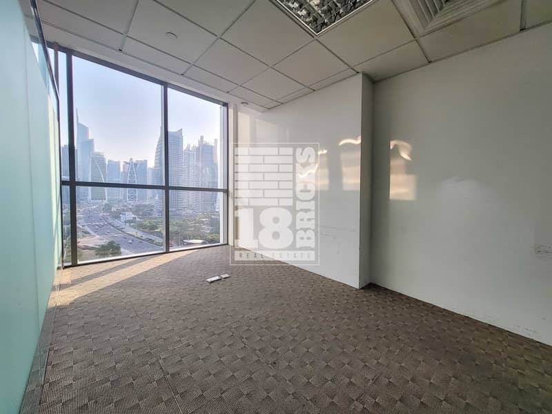 8 Fully Fitted | Glass Partition | Lake View