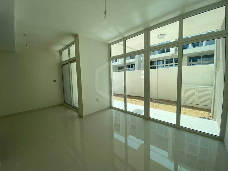 Newly Hand Over | 3 Bedroom Villa | Middle Unit Newly Hand Over | 3 Bedroom Villa | Middle Unit