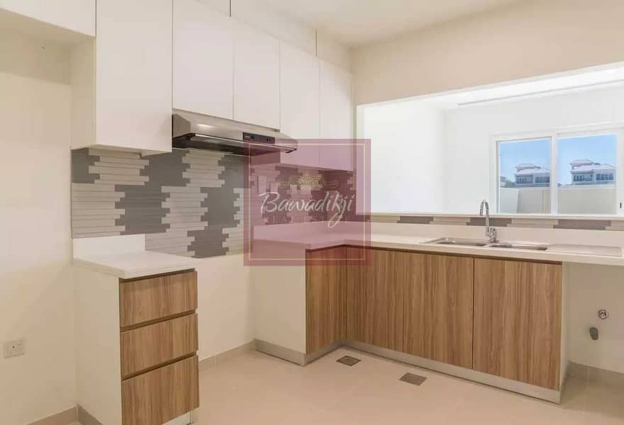 6 DIRECTLY ON THE POOL| SINGLE ROW| 3BED + MAID