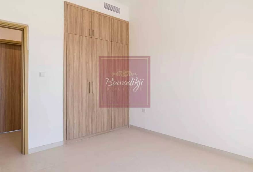 16 DIRECTLY ON THE POOL| SINGLE ROW| 3BED + MAID