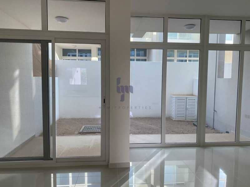 6 HYM Properties offers this 3 Bedroom Townhouse in Albizia on exclusive basis. Pe