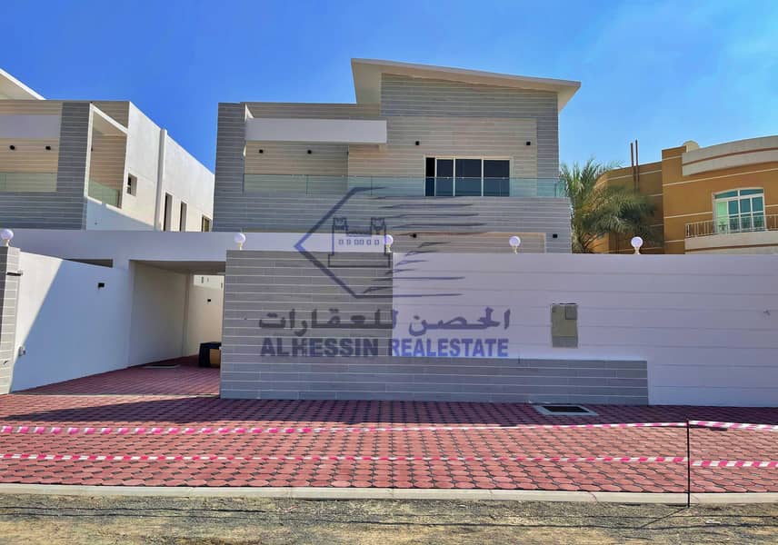 The most beautiful villas in Ajman European villa faced with a stone On the sidewalk Street, luxury design The best real estate agents Owns the villa of a lifetime at a price of a shot and all