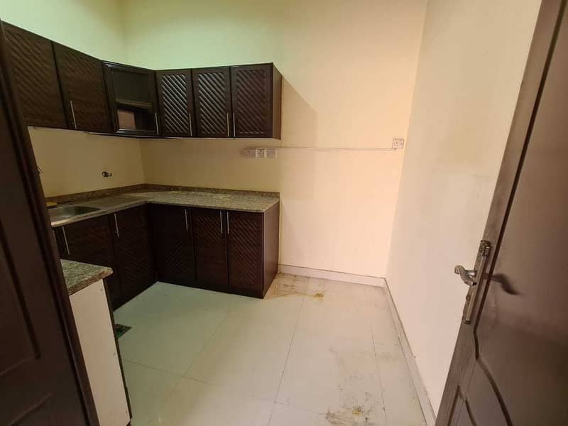 13 Very good flat 3-bedroom apartment and a hall for monthly rent in Shakhbout city