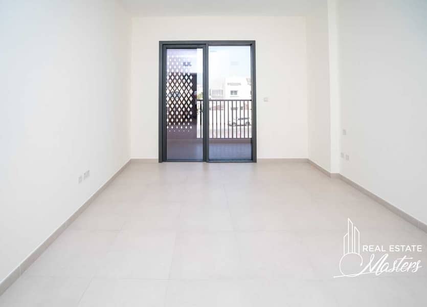 2 Linear Garden View| Spacious bedrooms| Brand New