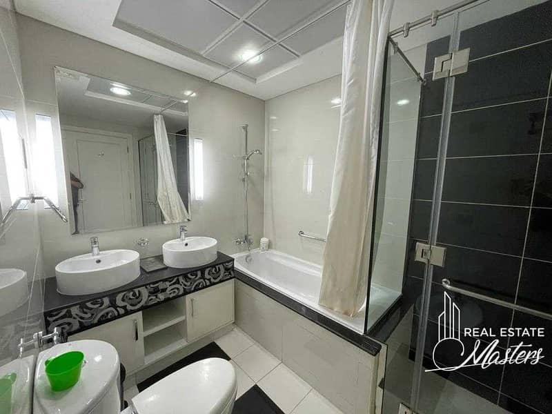 10 Luxury Fully Furnished apartment Near Burj Khalifa