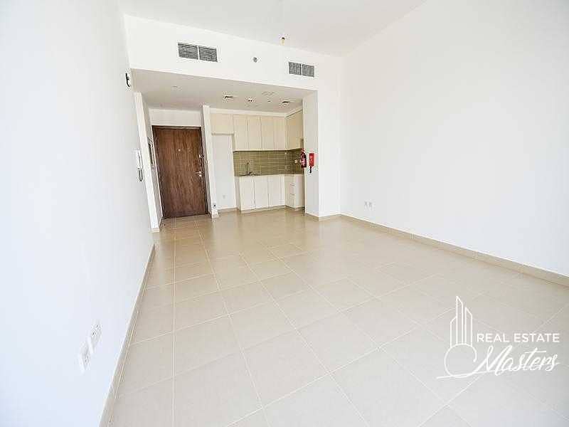 3 Best Deal | Beautiful courtyard |Perfect View