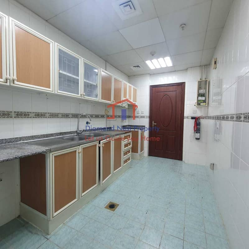 8 Spacious One Bedroom with close kitchen and two bath