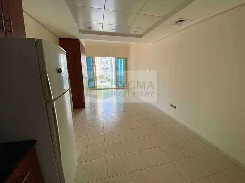 2 Well Maintained Studio with Parking