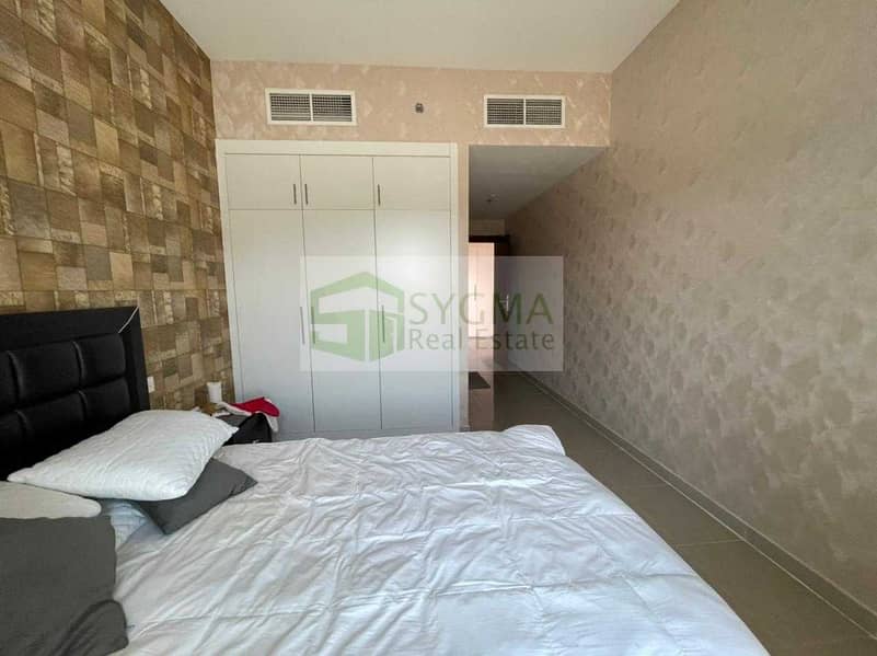 9 Semi Furnished 1 Bedroom with Big Terrace