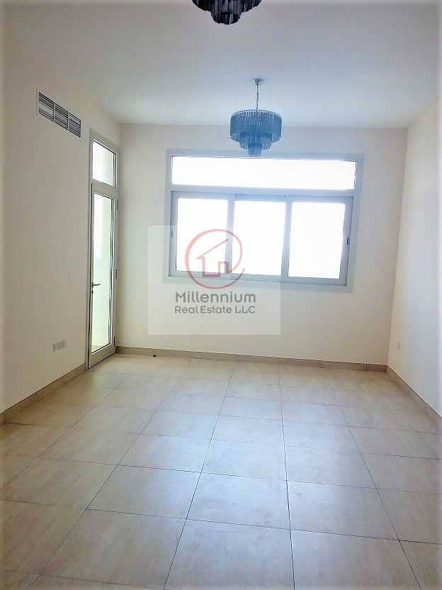 4 Affordable Price ! / 2 BHK + maid + laundry / close to metro station