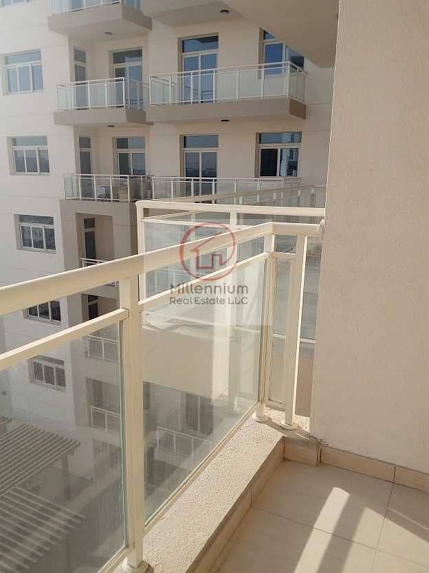6 Affordable Price ! / 2 BHK + maid + laundry / close to metro station