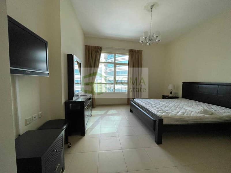 8 Well Maintained Fully Furnished Near Metro