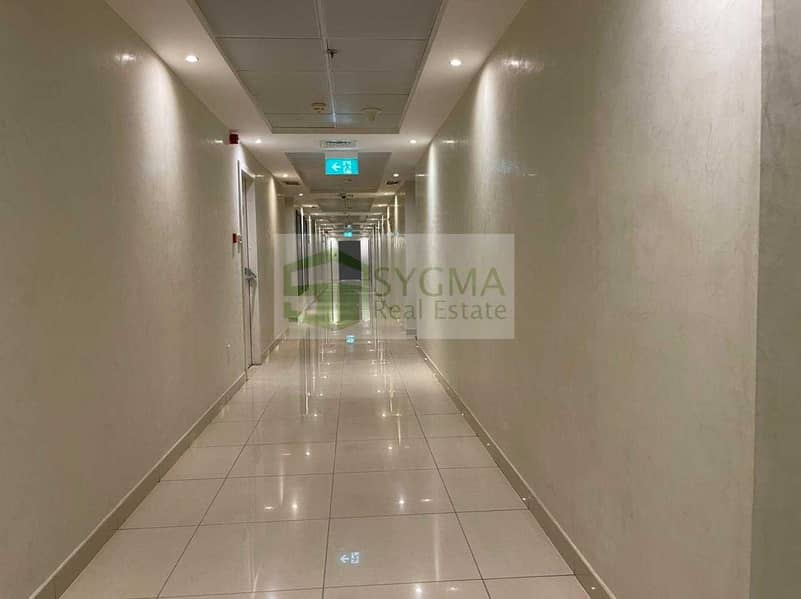 20 Well Maintained Fully Furnished Near Metro