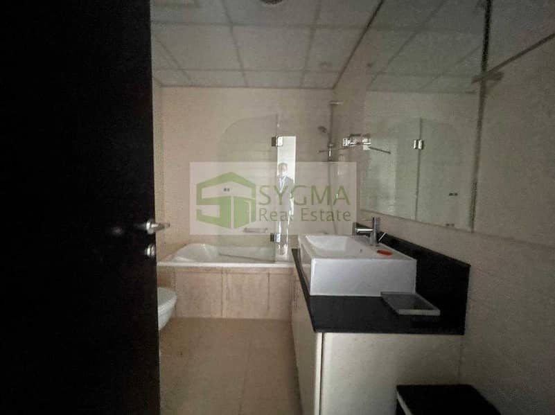 26 Well Maintained Fully Furnished Near Metro
