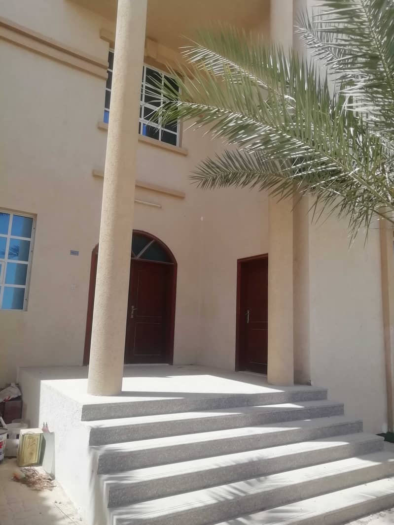 Separate 6 B/R Villa with Private Front Yard % MBZ City