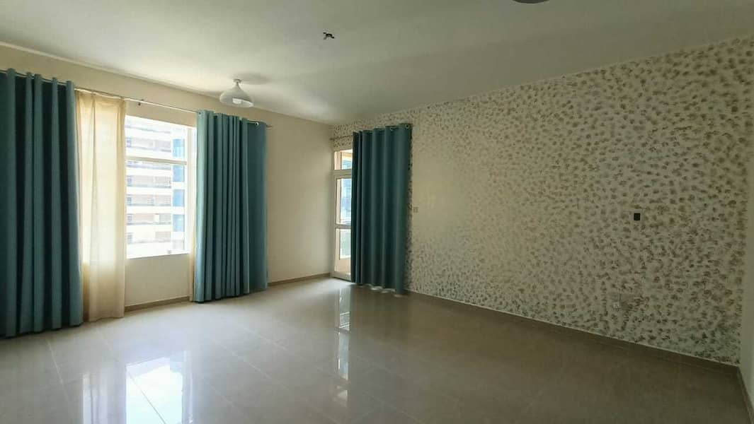 Spacious 1 Bedroom Apartment with Parking For Rent in Horizon Tower, Ajman