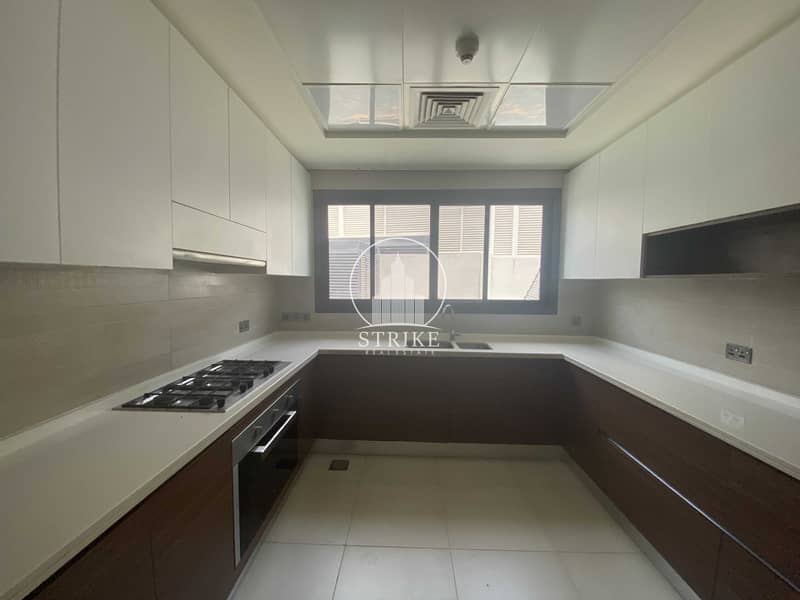 19 Stunning 5Br for sale at west yas