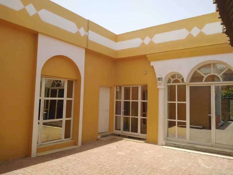 For rent a villa in the Hazana area \ Sharjah