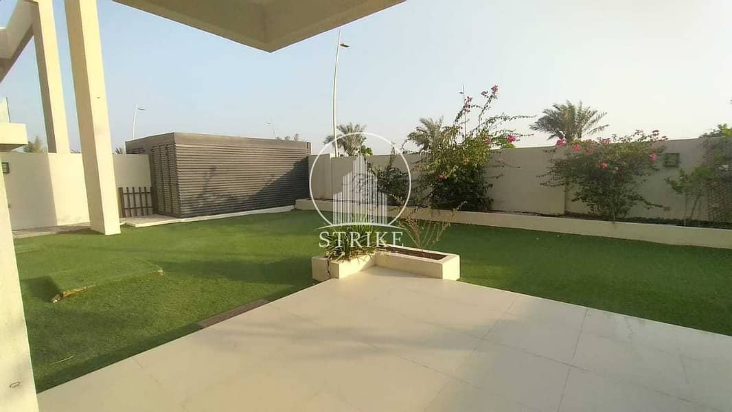 4 RUSH SALE | 5 BHK Villa in West Yas | Excellent price