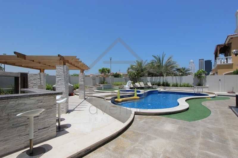 10 Immaculate Private Upgraded 5 Bed | Feature Pool